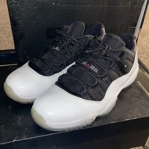 Jordan Retro 11 “Reverse Concord” Low!! Size 10!! Rare! Great Condition!